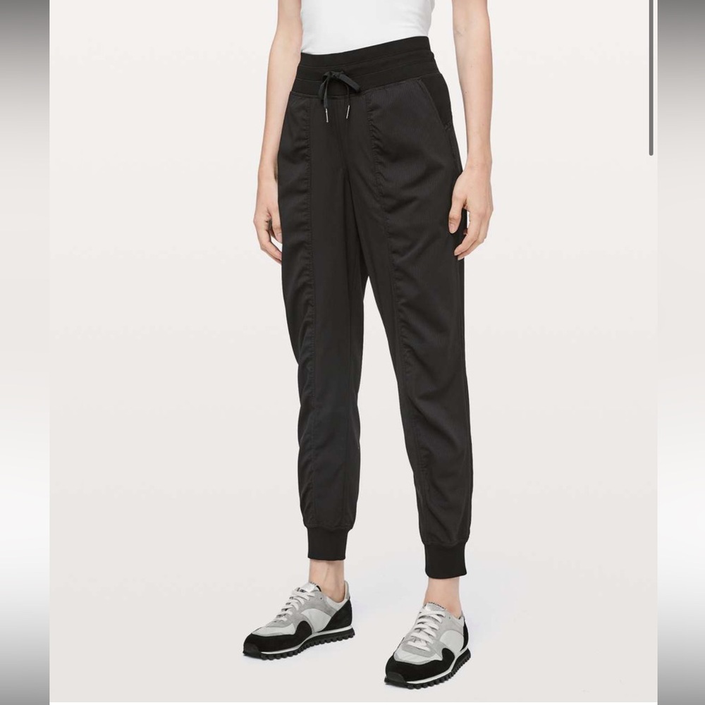 Lululemon Dance Studio Jogger in Black size 2 W5BPJS